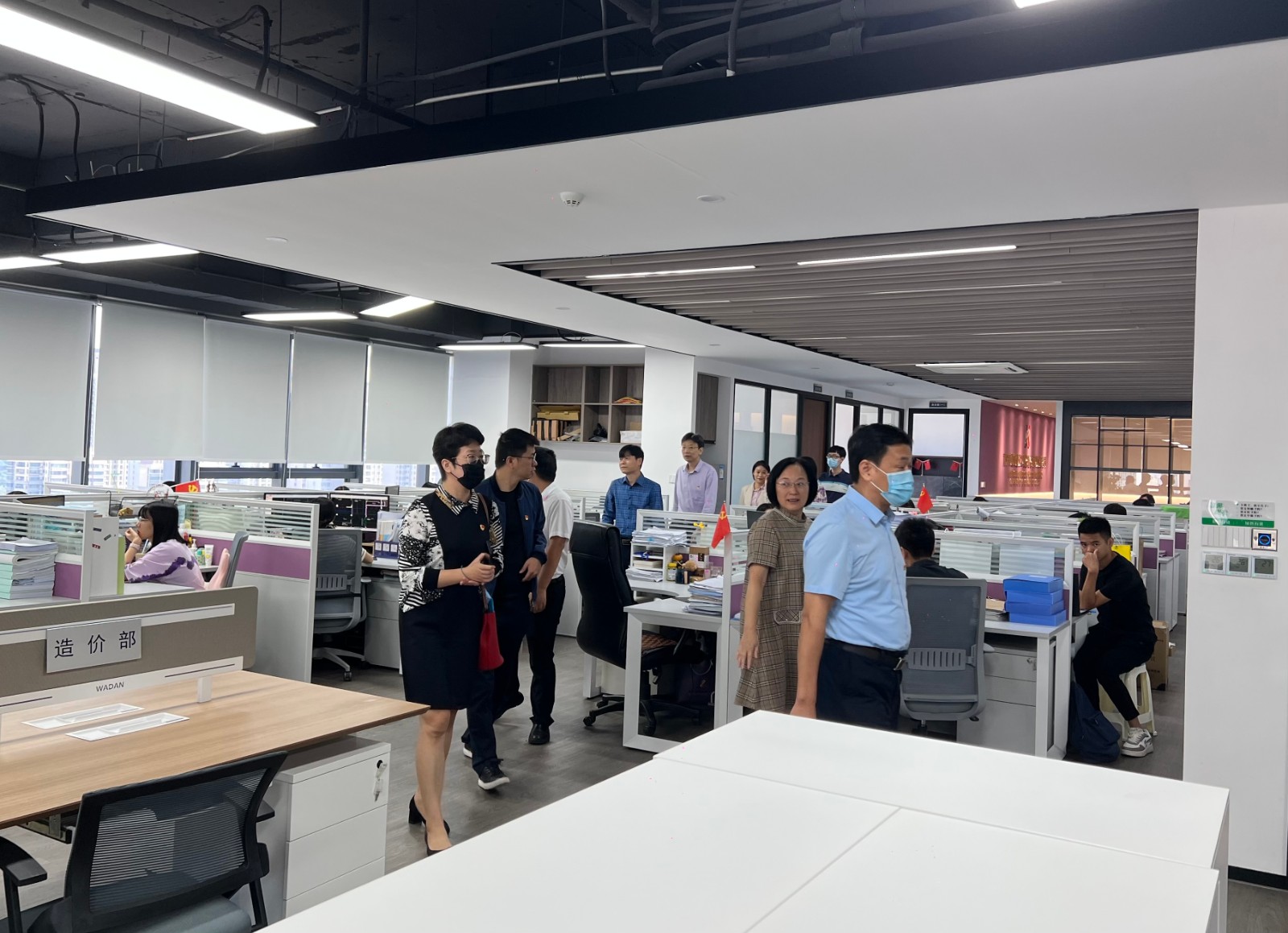 走訪(fǎng)企業(yè).jpg